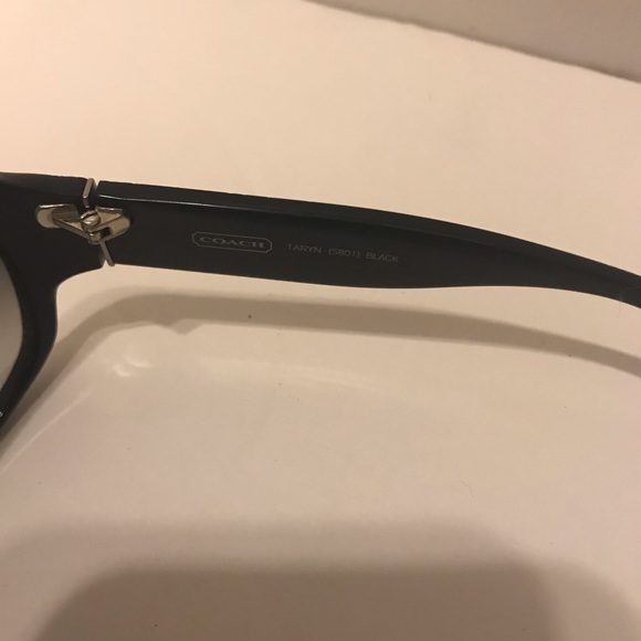 Coach Taryn (S801) Black sunglasses - Picture 3 of 5